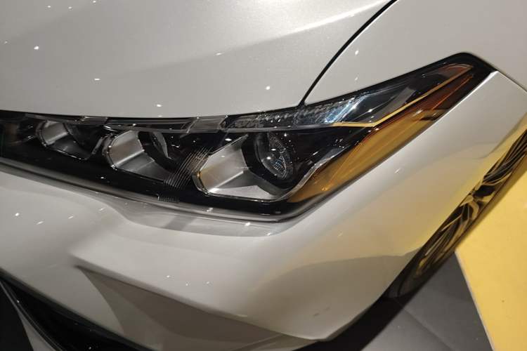 Used Toyota Avalon 2021 2.5L Touring Prestige SPORT Edition Left Front Headlight
