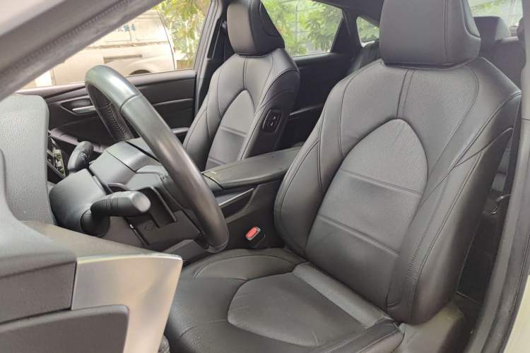 Used Toyota Avalon 2021 2.5L Luxury Edition Left Front Seat