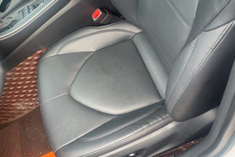 Used Toyota Avalon 2021 2.5L Luxury Edition Left Front Seat