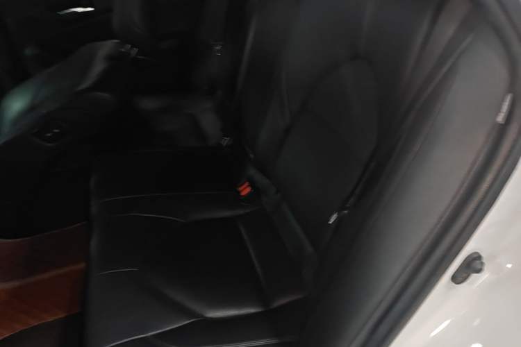 Used Toyota Avalon 2021 2.5L Luxury Edition Left Rear Seat