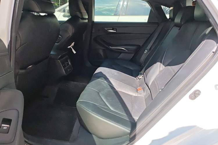 Used Toyota Avalon 2021 2.5L Luxury Edition Left Rear Seat