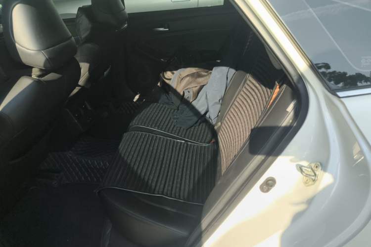 Used Toyota Avalon 2021 2.5L Luxury Edition Left Rear Seat
