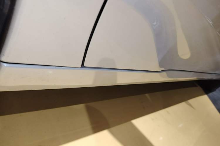 Used Toyota Avalon 2021 2.5L Touring Prestige SPORT Edition Left Side Sill
