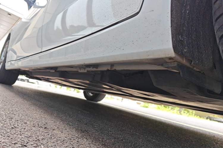 Used Toyota Avalon 2021 2.5L Luxury Edition Left Side Sill