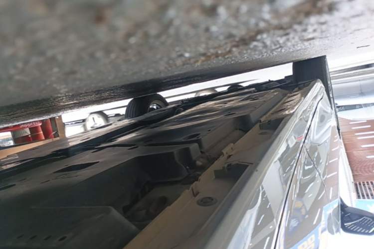 Used Toyota Avalon 2021 2.5L Luxury Edition Left Side Sill