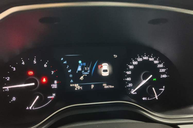 Used Toyota Avalon 2021 2.5L Luxury Edition Odometer Close Up