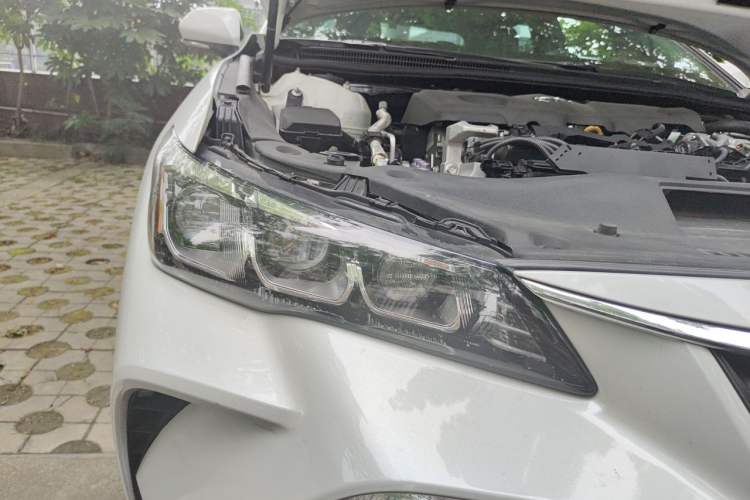 Used Toyota Avalon 2021 2.5L Luxury Edition Right Front Headlight