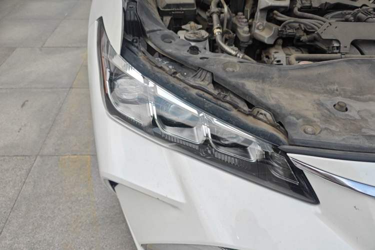 Used Toyota Avalon 2021 2.5L Luxury Edition Right Front Headlight
