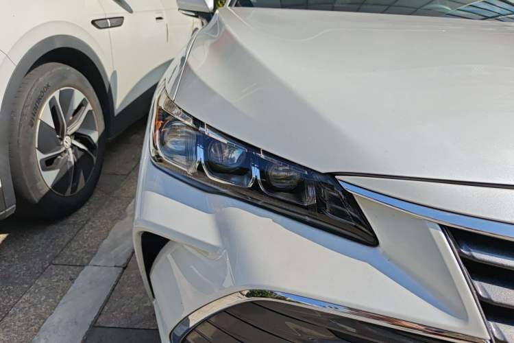 Used Toyota Avalon 2021 2.5L Luxury Edition Right Front Headlight