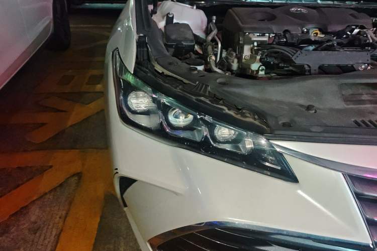 Used Toyota Avalon 2021 2.5L Luxury Edition Right Front Headlight