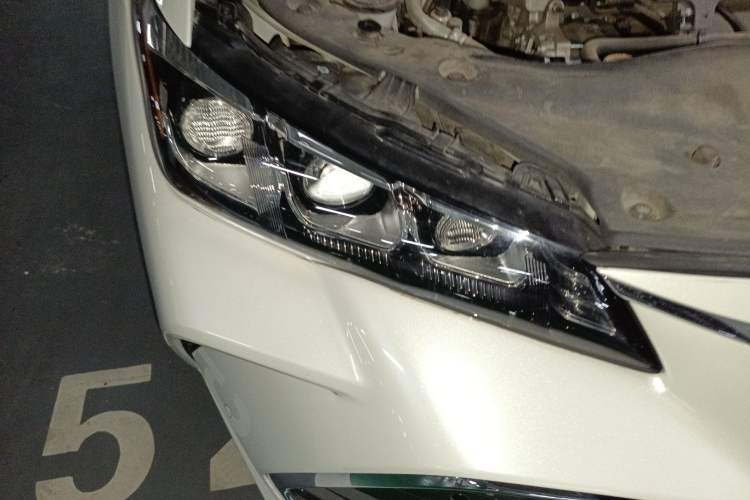 Used Toyota Avalon 2021 2.5L Luxury Edition Right Front Headlight