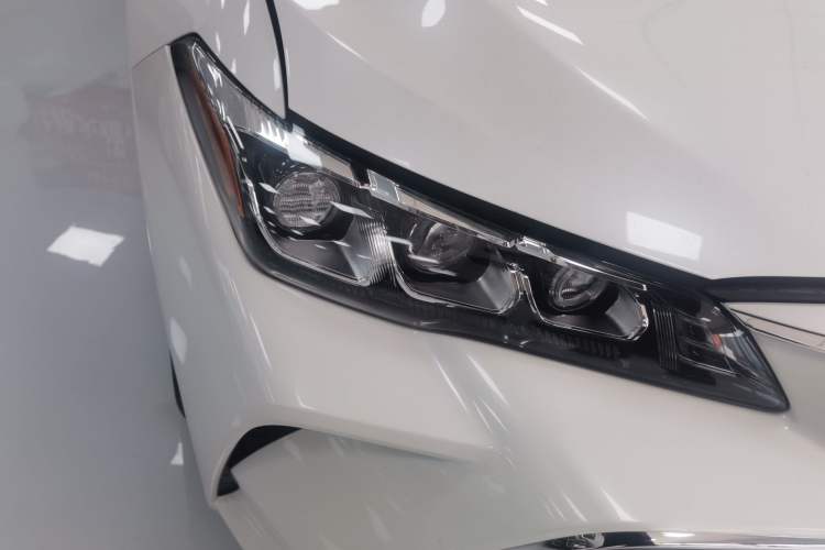 Used Toyota Avalon 2021 2.5L Luxury Edition Right Front Headlight