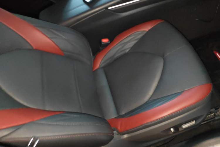 Used Toyota Avalon 2021 2.5L Touring Prestige SPORT Edition Right Front Seat