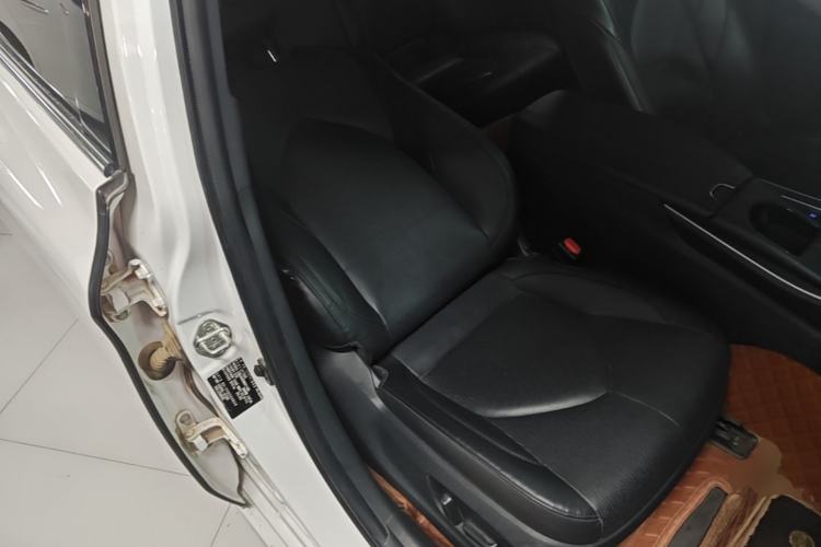 Used Toyota Avalon 2021 2.5L Luxury Edition Right Front Seat