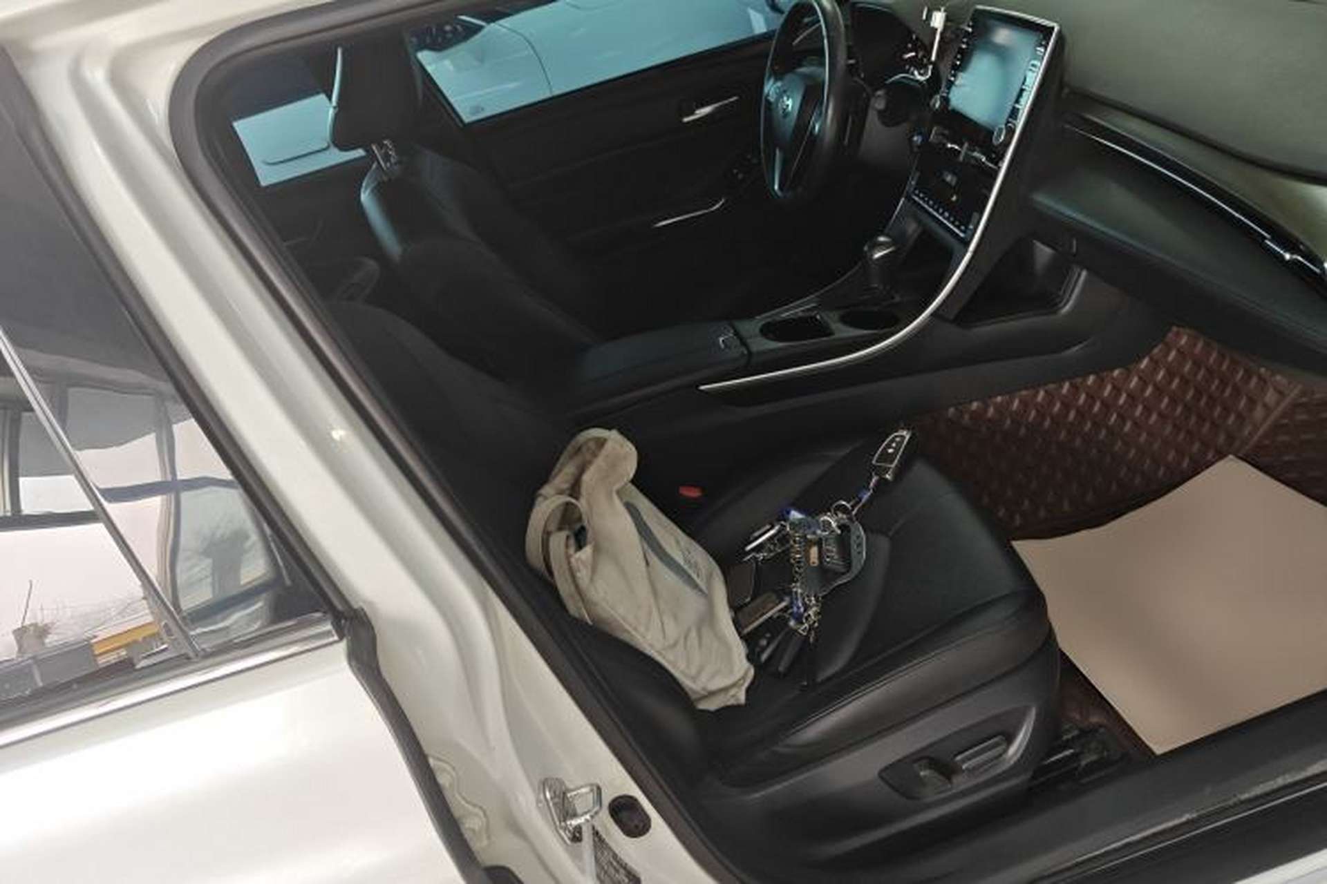 Used Toyota Avalon 2021 2.5L Luxury Edition Right Front Seat
