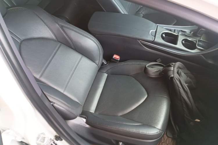 Used Toyota Avalon 2021 2.5L Luxury Edition Right Front Seat