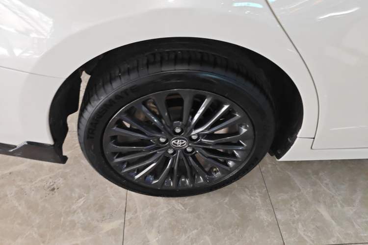Used Toyota Avalon 2021 2.5L Touring Prestige SPORT Edition Right Rear Wheel Hub