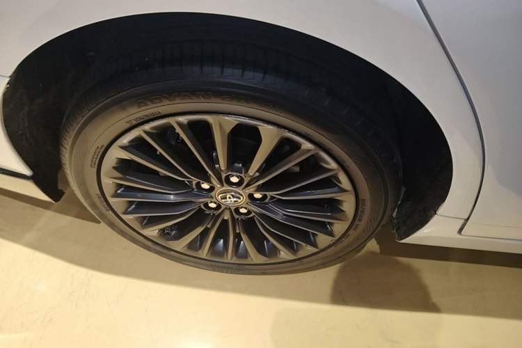 Used Toyota Avalon 2021 2.5L Touring Prestige SPORT Edition Right Rear Wheel Hub
