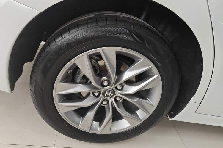 Used Toyota Avalon 2021 2.5L Luxury Edition Right Rear Wheel Hub