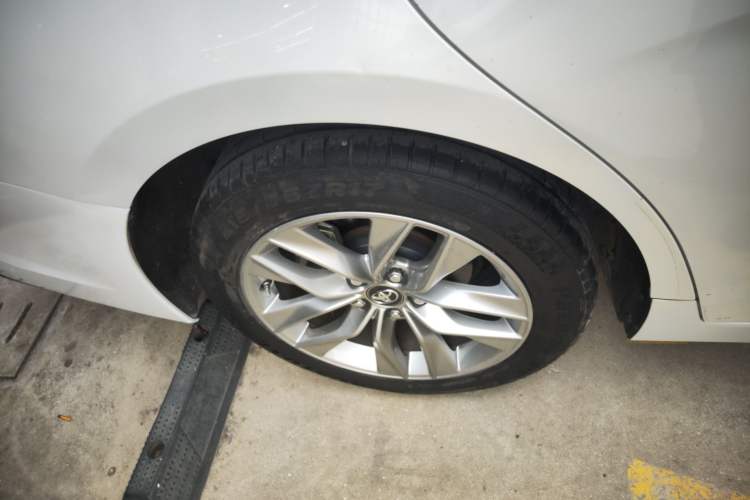 Used Toyota Avalon 2021 2.5L Luxury Edition Right Rear Wheel Hub