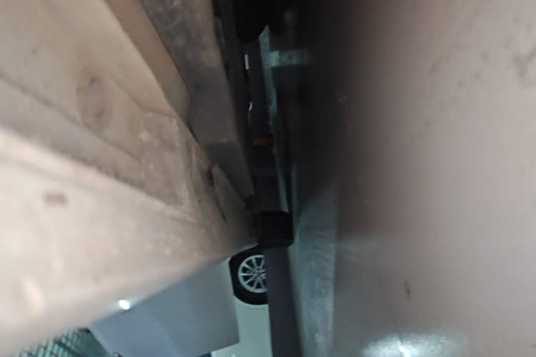 Used Toyota Avalon 2021 2.5L Luxury Edition Right Side Sill