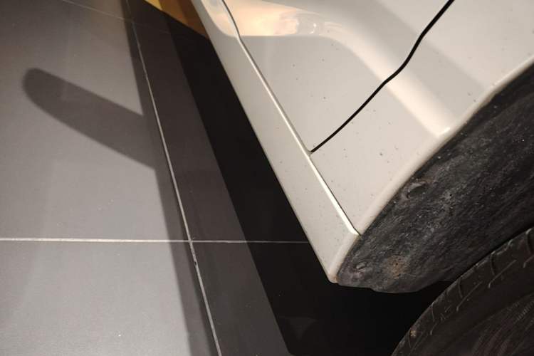 Used Toyota Avalon 2021 2.5L Touring Prestige SPORT Edition Right Side Sill