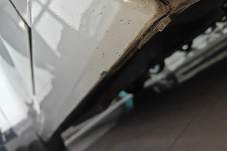 Used Toyota Avalon 2021 2.5L Luxury Edition Right Side Sill