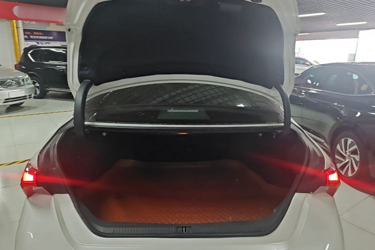 Used Toyota Avalon 2021 2.5L Luxury Edition Trunk