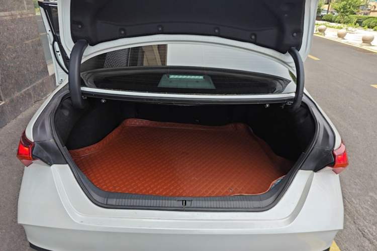 Used Toyota Avalon 2021 2.5L Luxury Edition Trunk