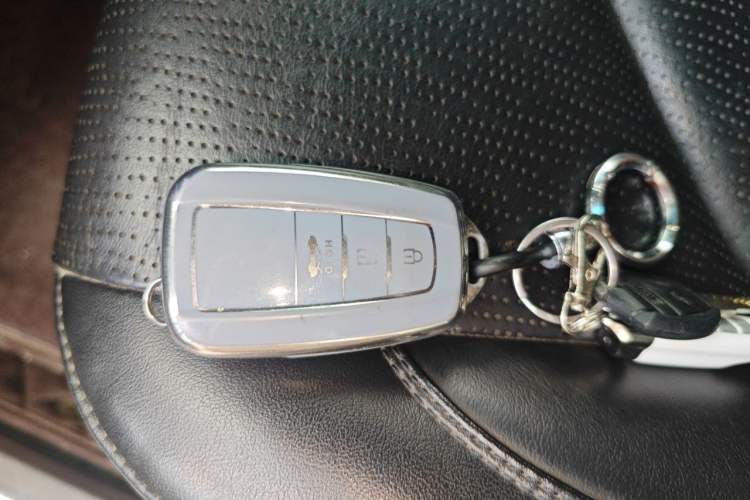 Used Toyota Avalon 2021 2.5L Luxury Edition Vehicle Key