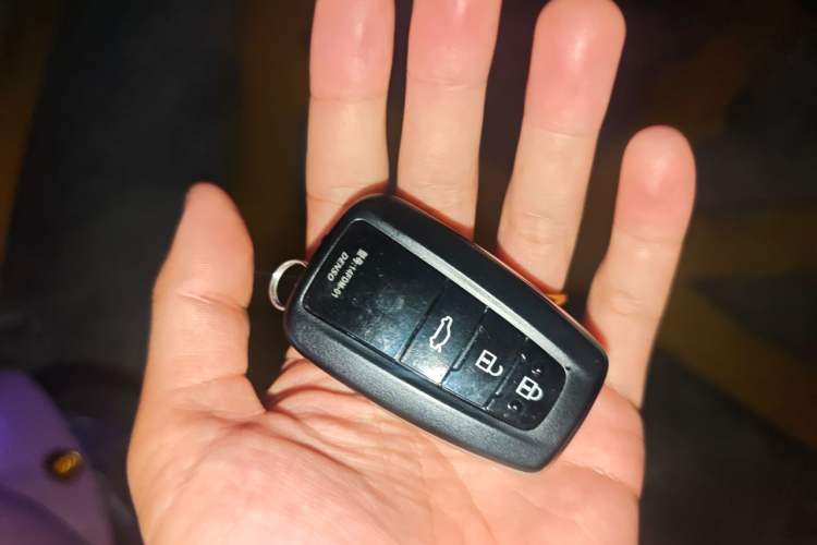 Used Toyota Avalon 2021 2.5L Luxury Edition Vehicle Key