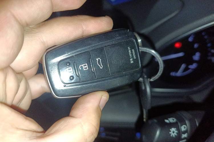 Used Toyota Avalon 2021 2.5L Luxury Edition Vehicle Key