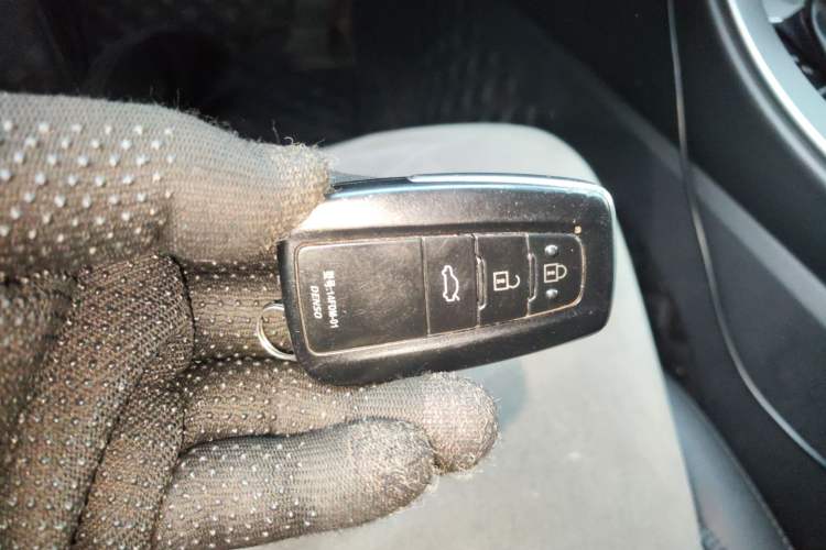 Used Toyota Avalon 2021 2.5L Luxury Edition Vehicle Key
