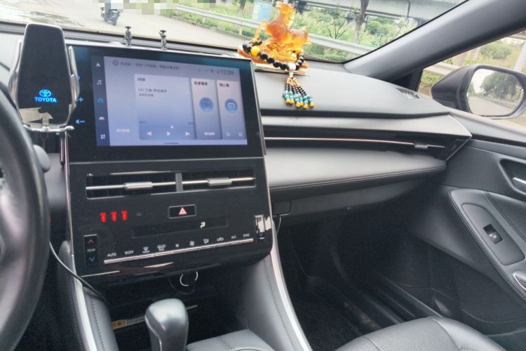Used Toyota Avalon 2022 2.0L Luxury Edition Audio And AC Panel