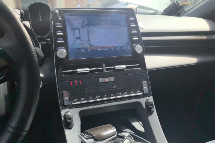 Used Toyota Avalon 2022 2.0L Ambition Edition Audio And AC Panel