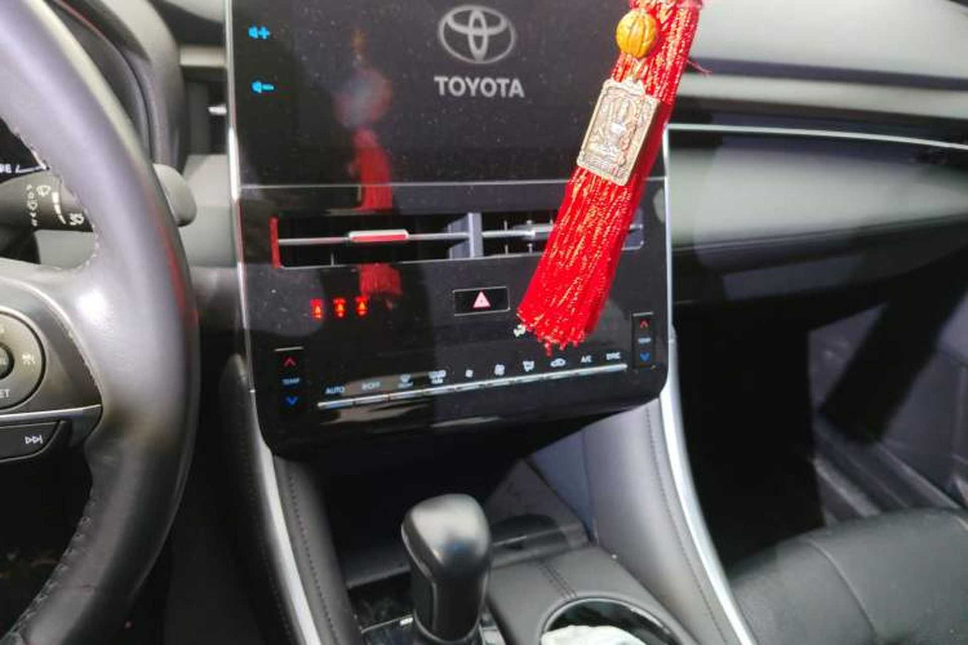 Used Toyota Avalon 2022 2.0L Luxury Edition Audio And AC Panel