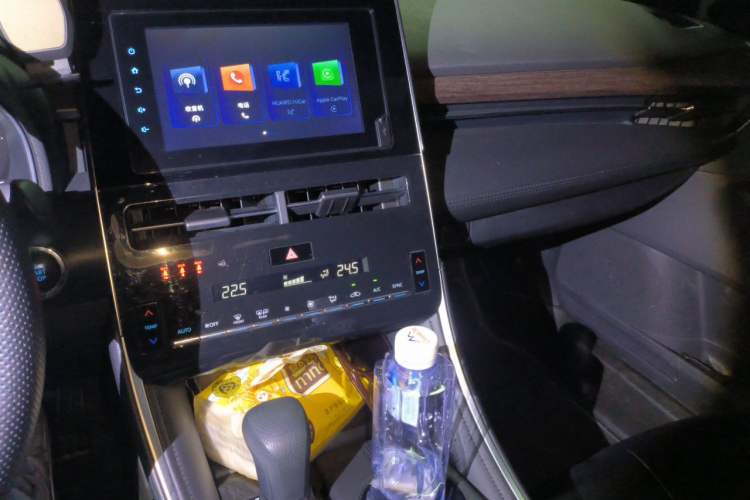 Used Toyota Avalon 2022 2.0L Ambition Edition Audio And AC Panel