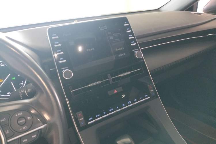 Used Toyota Avalon 2022 2.0L XLE Premium Edition Audio And AC Panel