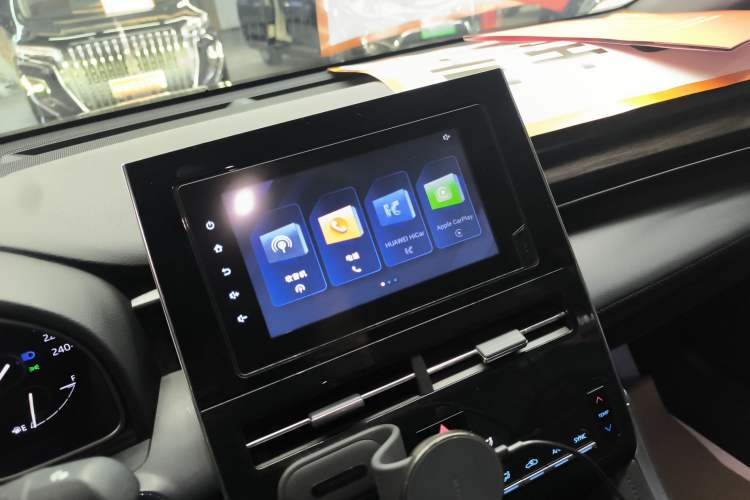 Used Toyota Avalon 2022 2.0L Ambition Edition Audio And AC Panel