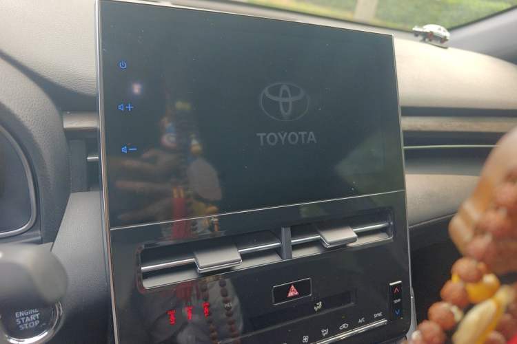 Used Toyota Avalon 2022 2.5L Luxury Edition Audio And AC Panel