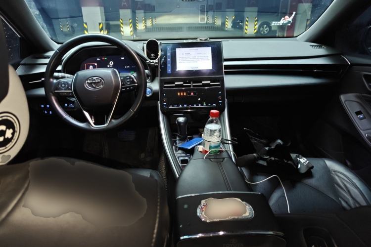 Used Toyota Avalon 2022 Dual-Engine 2.5L XLE Premium Edition Center Console