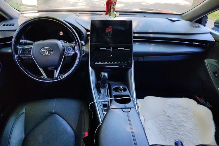 Used Toyota Avalon 2022 2.0L Luxury Edition Center Console