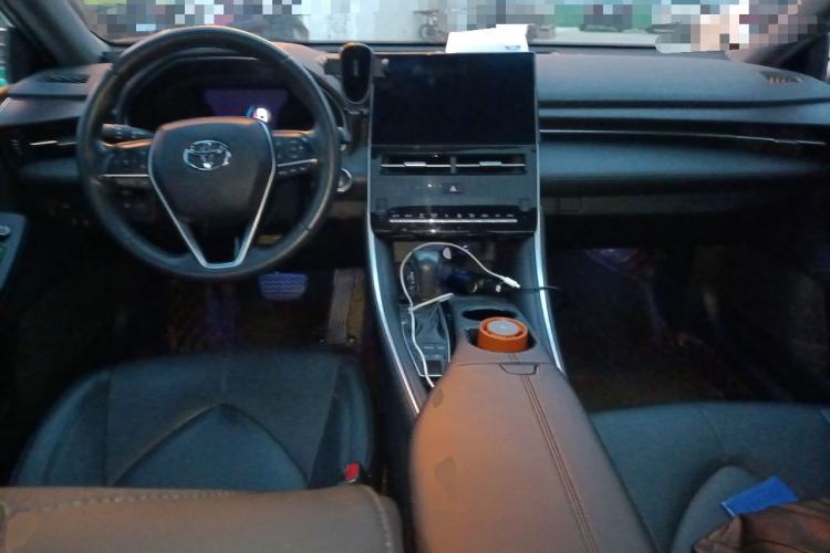 Used Toyota Avalon 2022 2.5L Luxury Edition Center Console
