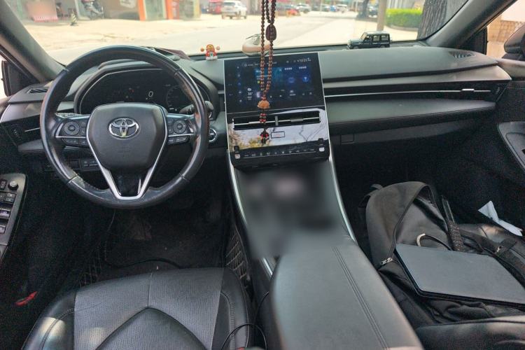 Used Toyota Avalon 2022 2.0L XLE Premium Edition Center Console