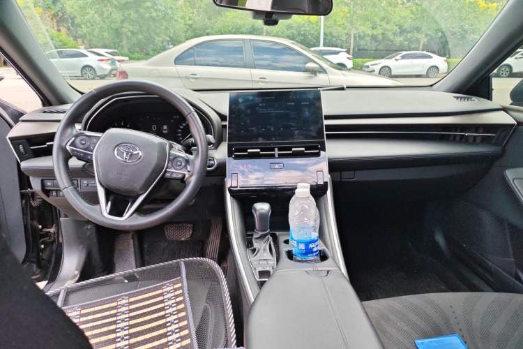 Used Toyota Avalon 2022 2.5L Luxury Edition Center Console