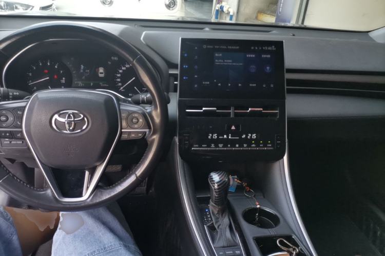 Used Toyota Avalon 2022 2.5L Luxury Edition Center Console