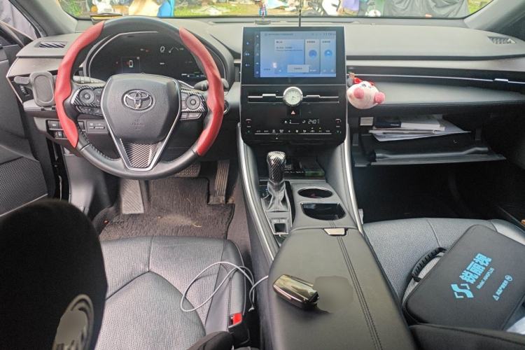 Used Toyota Avalon 2022 2.0L XLE Premium Edition Center Console