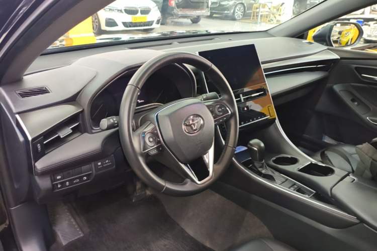 Used Toyota Avalon 2022 2.0L Luxury Edition Center Console