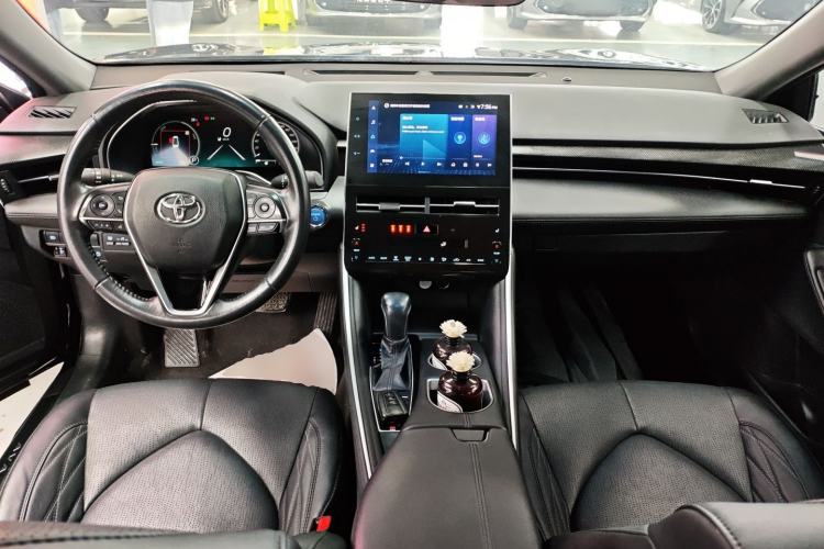 Used Toyota Avalon 2022 Dual-Engine 2.5L XLE Premium Edition Center Console