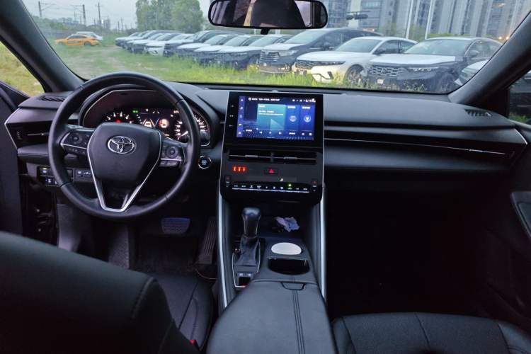 Used Toyota Avalon 2022 2.0L Luxury Edition Center Console